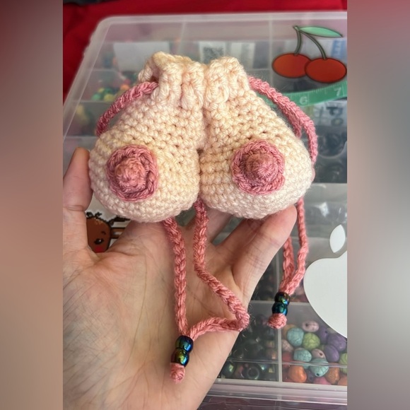 Crocheted Boobie Bag 🌟 - Picture 4 of 8